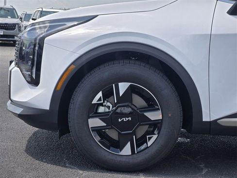 New 2026 Kia Sportage LX image 5