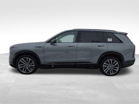 New 2026 Cadillac Vistiq Sport image 9