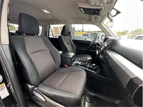 Used 2018 Toyota 4Runner TRD Off-Road w/ TRD Performance Package AWD/4WD image 4