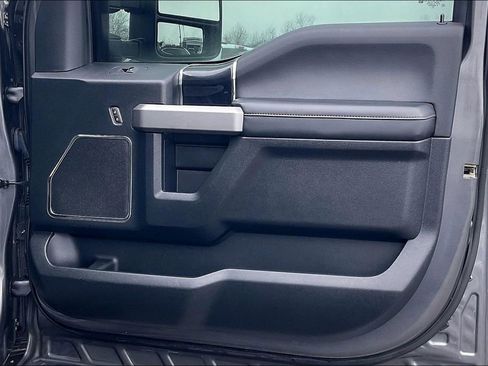 Used 2021 Ford F450 Platinum w/ FX4 Off-Road Package image 31