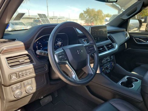 Used 2024 Chevrolet Suburban Z71 w/ Luxury Package image 2