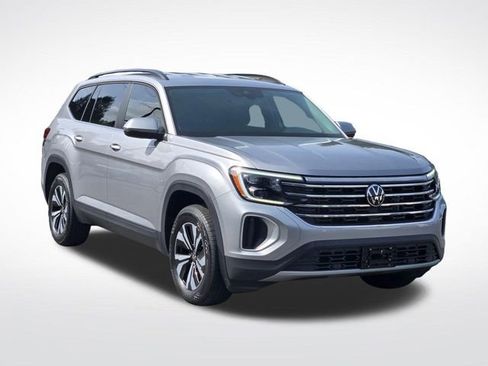 Used 2024 Volkswagen Atlas SE FWD image 1