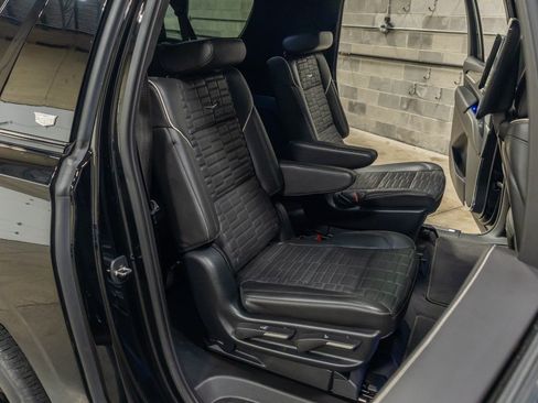 Used 2023 Cadillac Escalade ESV Sport Platinum w/ LPO, ONYX Package AWD/4WD image 65