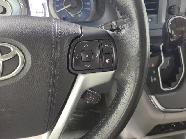 Certified 2017 Toyota Sienna XLE w/ XLE Navigation Package AWD/4WD image 27