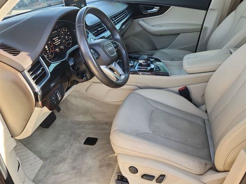 Used 2017 Audi Q7 3.0T Premium Plus w/ Premium Plus Package image 7