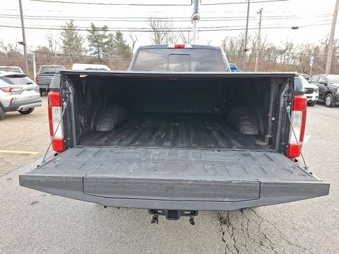 Used 2019 Ford F350 Lariat w/ Chrome Package image 28