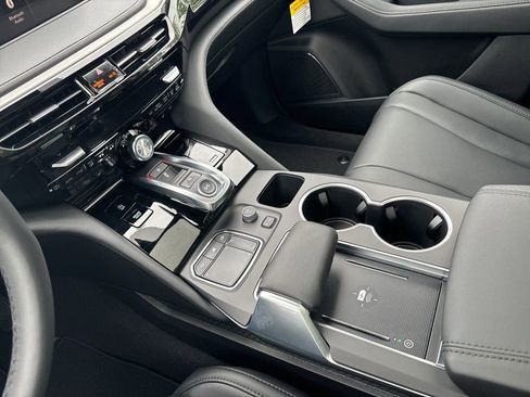 Used 2024 Acura MDX SH-AWD image 19