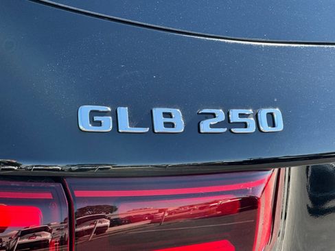 New 2025 Mercedes-Benz GLB 250 image 19