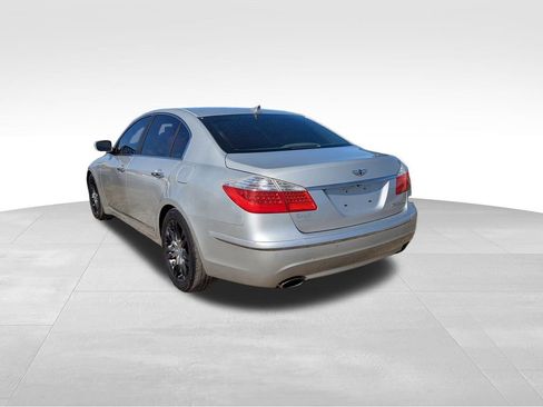 Used 2011 Hyundai Genesis 4.6 image 8