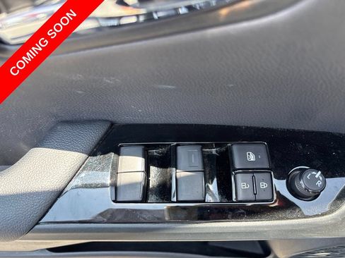 Used 2022 Toyota Prius LE FWD image 16