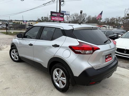 Used 2018 Nissan Kicks S image 6