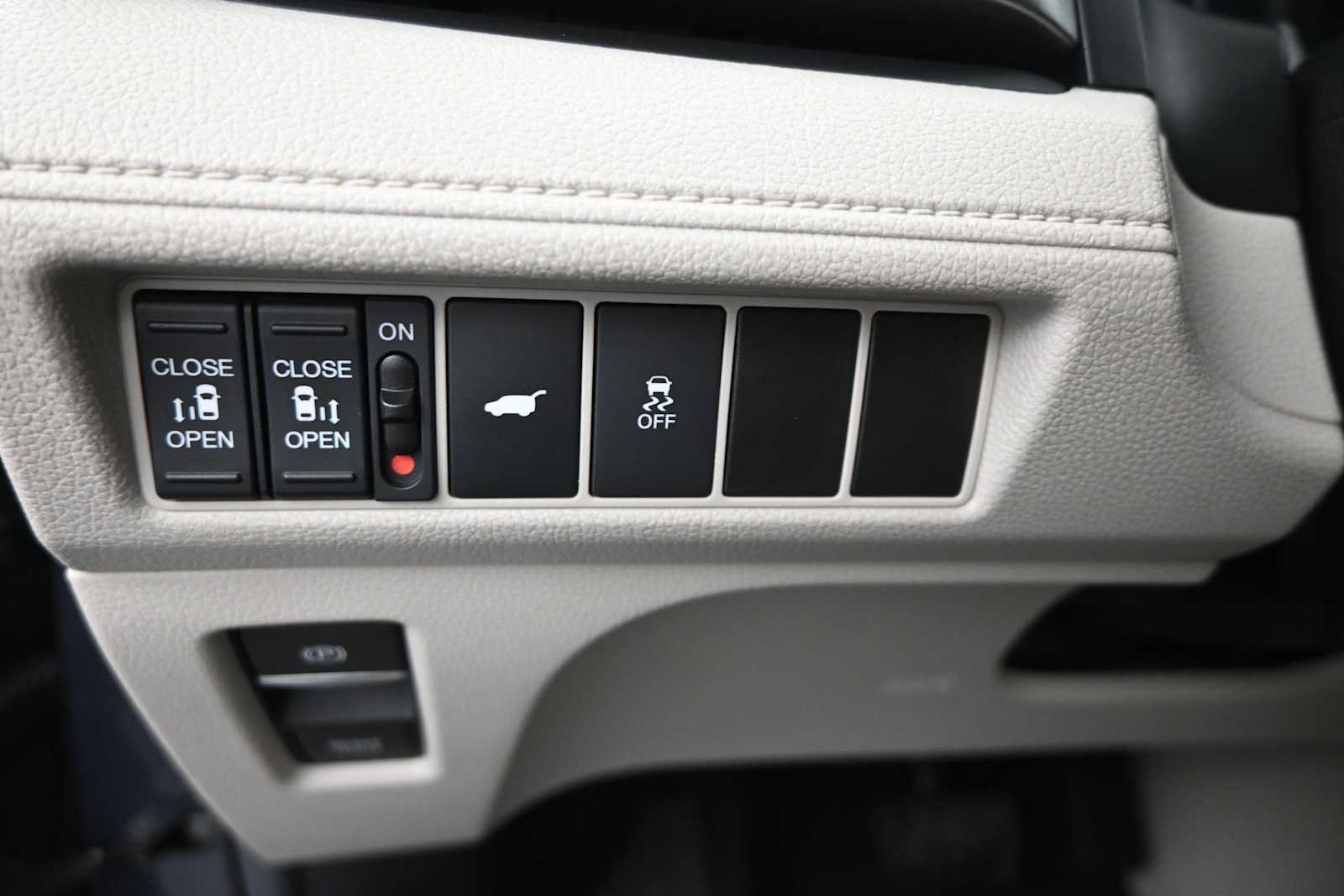 Used 2025 Honda Odyssey EX-L image 25