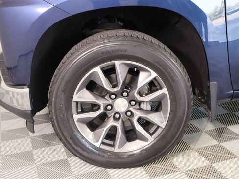 Used 2021 Chevrolet Silverado 1500 LT AWD/4WD image 17