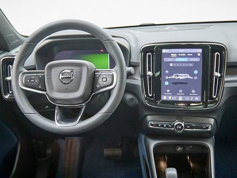 Certified 2023 Volvo C40 P8 Recharge Ultimate image 25