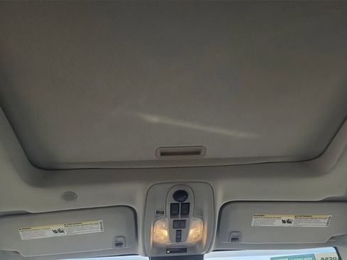 Used 2012 GMC Terrain SLT image 9