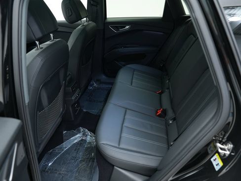 Used 2023 Audi Q4 e-tron Premium Plus w/ Premium Plus RWD image 23