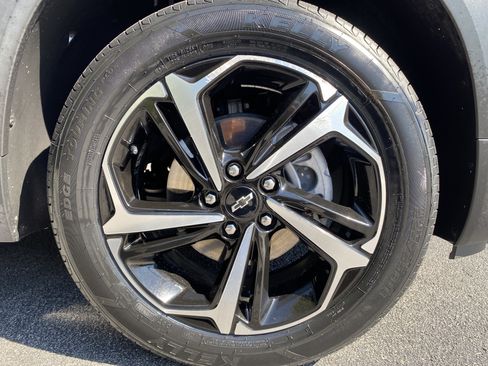 Used 2022 Chevrolet TrailBlazer RS w/ Convenience Package FWD image 39