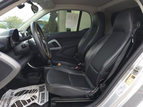 Used 2013 smart fortwo pure RWD image 10