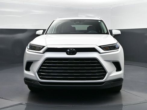 Used 2024 Toyota Grand Highlander XLE image 10