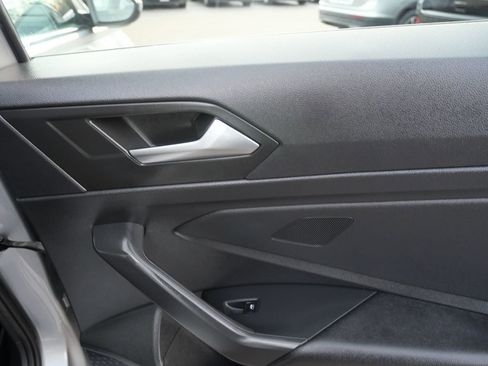 Used 2019 Volkswagen Jetta SE w/ Cold Weather Package image 27