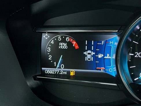 Used 2018 Ford Explorer Limited w/ Equipment Group 301A image 8