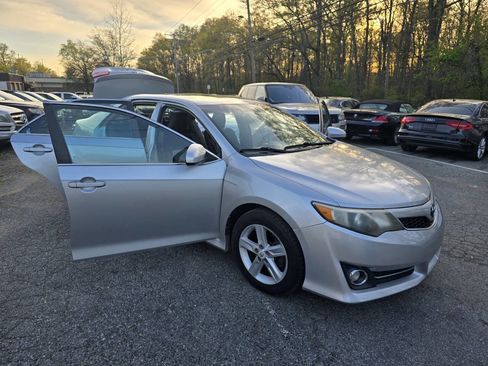 Used 2012 Toyota Camry SE image 7