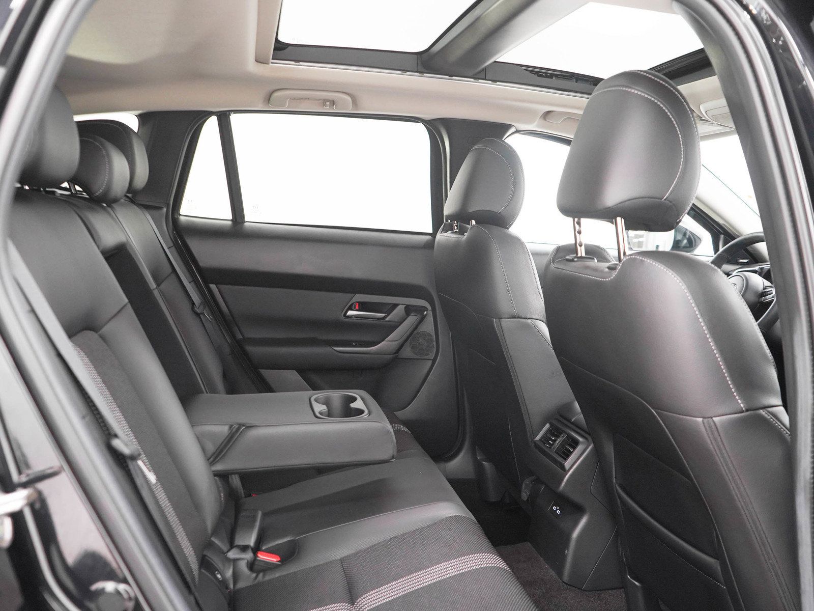 Used 2025 MAZDA CX-50 AWD 2.5 S w/ Premium Package image 14