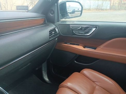 Used 2020 Lincoln Navigator Reserve image 35