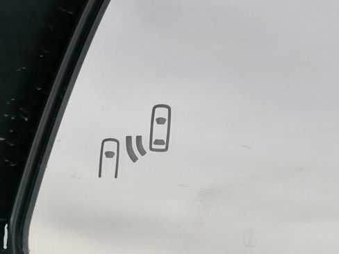 Used 2021 Toyota RAV4 XLE image 15