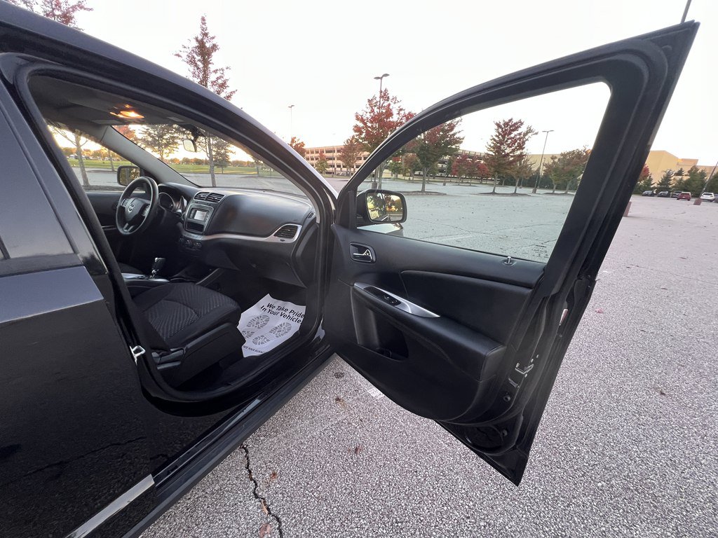 Used 2017 Dodge Journey SE FWD image 9