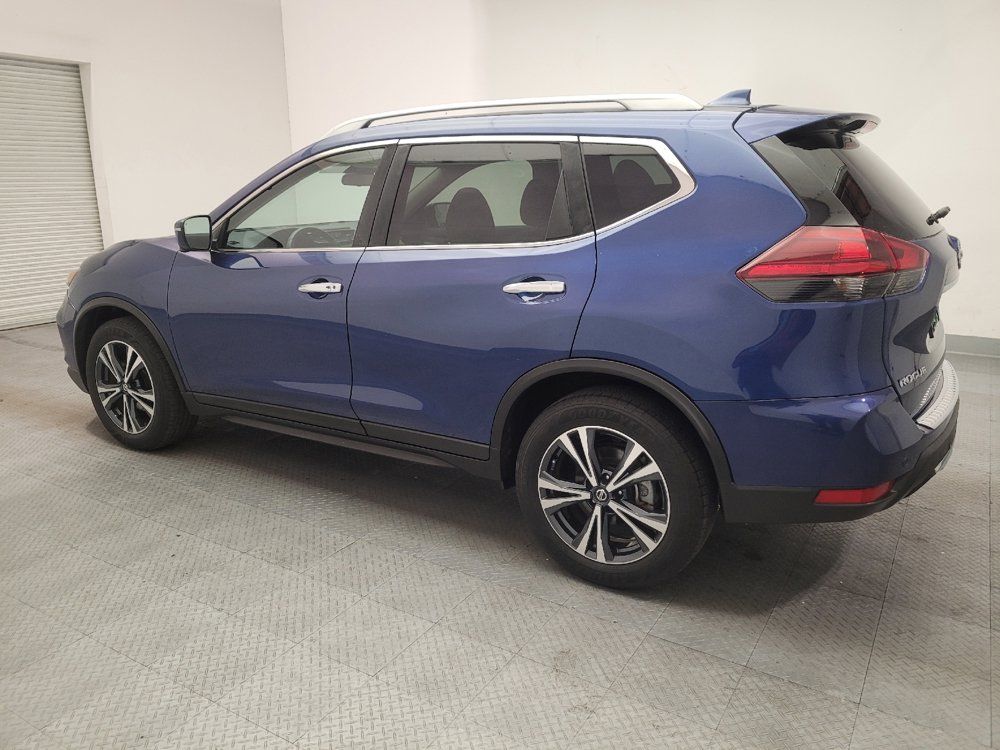 Used 2020 Nissan Rogue SV w/ Sun & Sound Touring Package FWD image 3