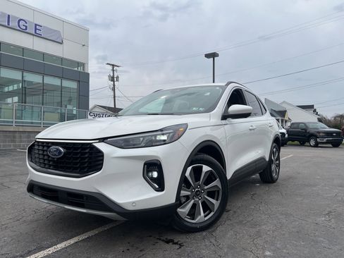 Used 2023 Ford Escape Platinum image 41