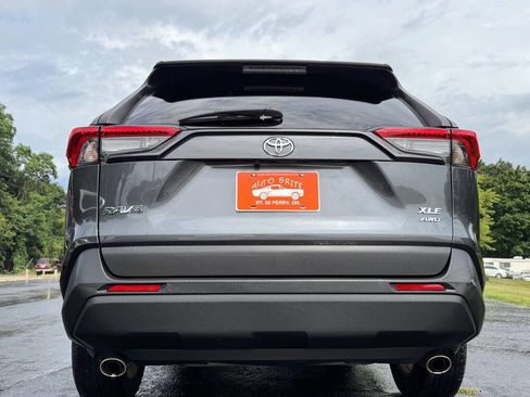 Used 2020 Toyota RAV4 XLE image 8