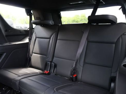 Used 2025 GMC Yukon Denali AWD/4WD image 14