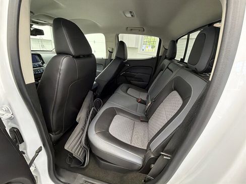 Used 2017 Chevrolet Colorado Z71 AWD/4WD image 12