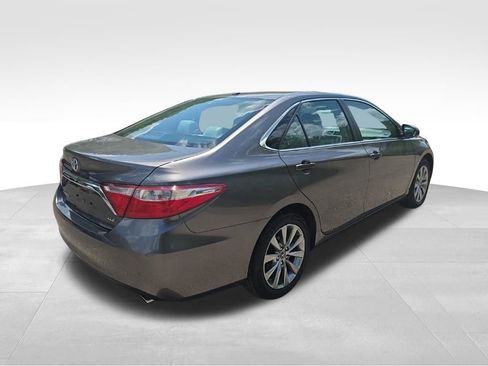 Used 2017 Toyota Camry XLE FWD image 5