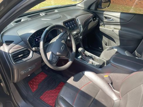 Used 2023 Chevrolet Equinox RS w/ RS Leather Package FWD image 11