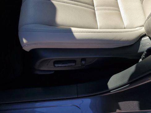 Used 2025 Honda HR-V EX-L image 17