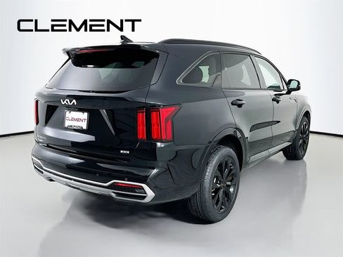 Used 2023 Kia Sorento SX AWD/4WD image 7