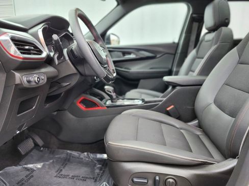 Used 2023 Chevrolet TrailBlazer RS w/ Sun and Liftgate Package image 16