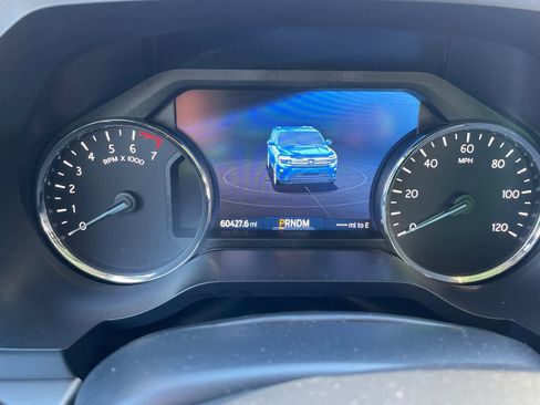 Used 2024 Ford Expedition XLT image 15