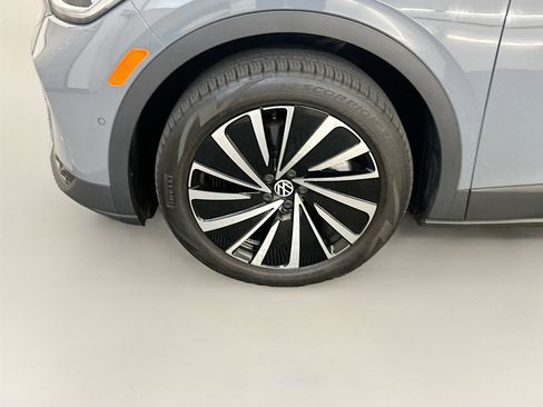 Used 2023 Volkswagen ID.4 Pro S Plus image 11