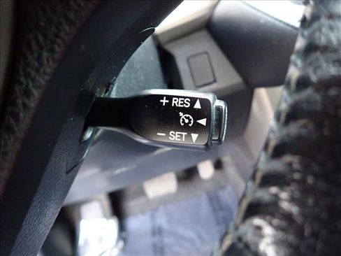 Used 2013 Toyota RAV4 Limited FWD image 19