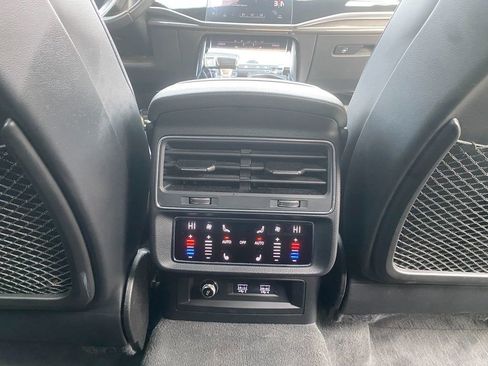 Used 2020 Audi SQ7 Premium Plus w/ S Executive Package image 28