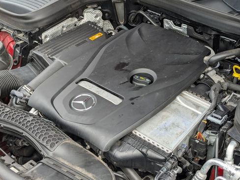 Used 2018 Mercedes-Benz GLC 300 4MATIC image 40