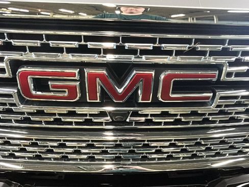 Used 2020 GMC Sierra 3500 Denali w/ Denali Ultimate Package AWD/4WD image 10