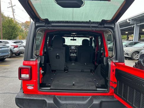 Used 2022 Jeep Wrangler Unlimited Sport image 13