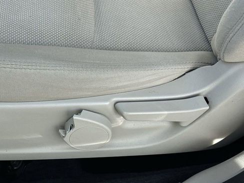 Used 2013 Subaru Crosstrek 2.0i Premium image 13