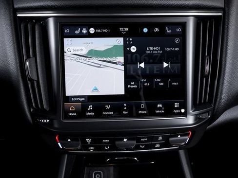 Used 2021 Maserati Levante AWD/4WD image 40
