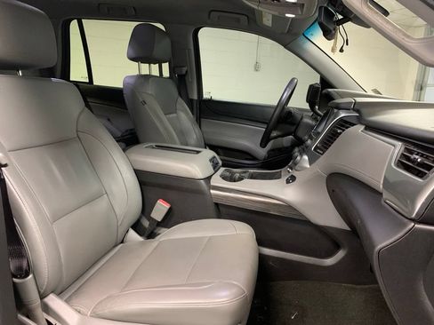Used 2017 Chevrolet Tahoe LT w/ Luxury Package RWD image 7